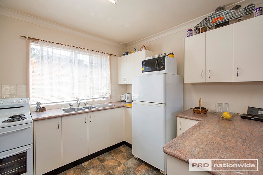 2/11 Petra Avenue TAMWORTH 1