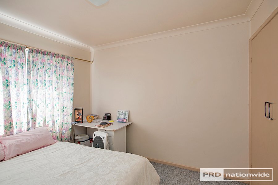 2/11 Petra Avenue TAMWORTH 5