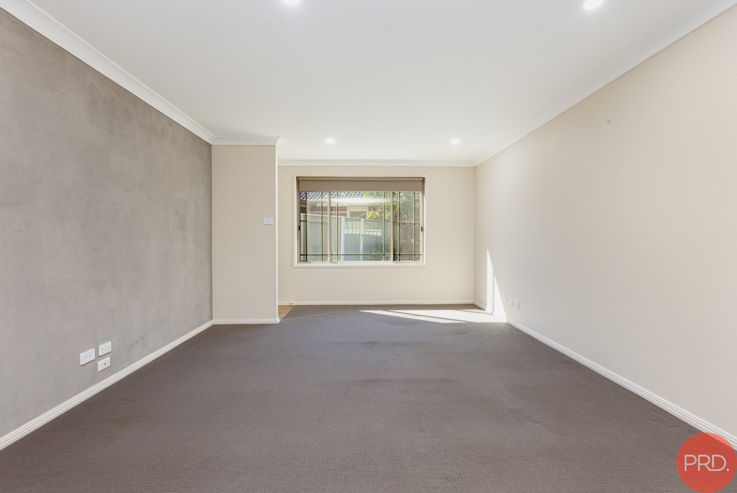 2/11 Proserpine Close ASHTONFIELD 8
