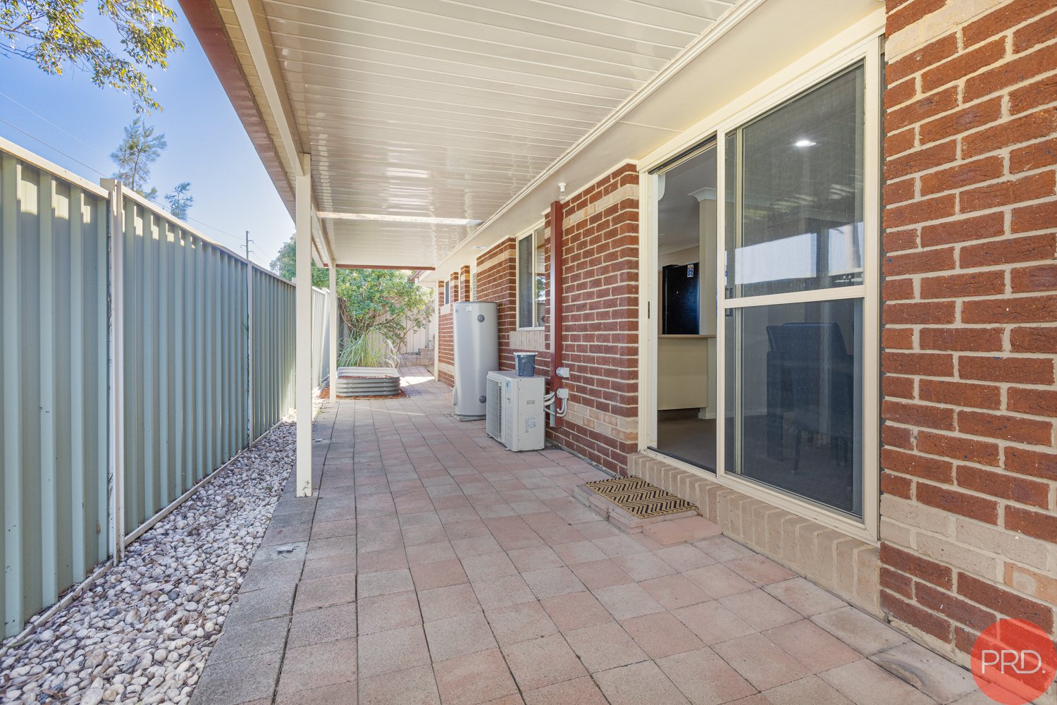 2/11 Proserpine Close ASHTONFIELD 12