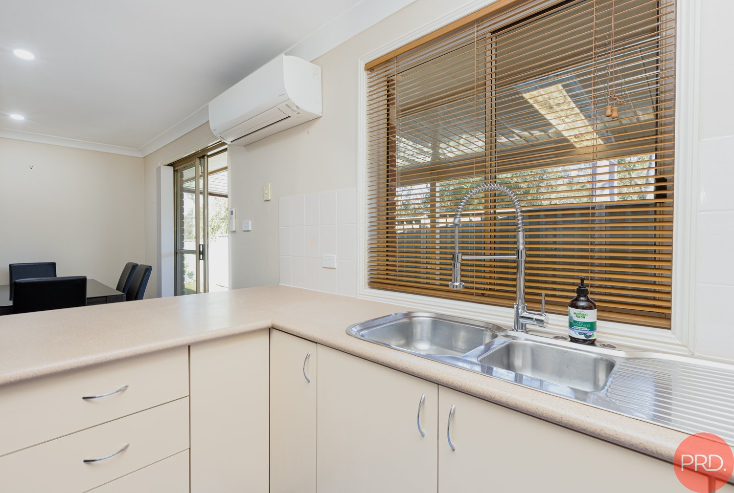 2/11 Proserpine Close ASHTONFIELD 17