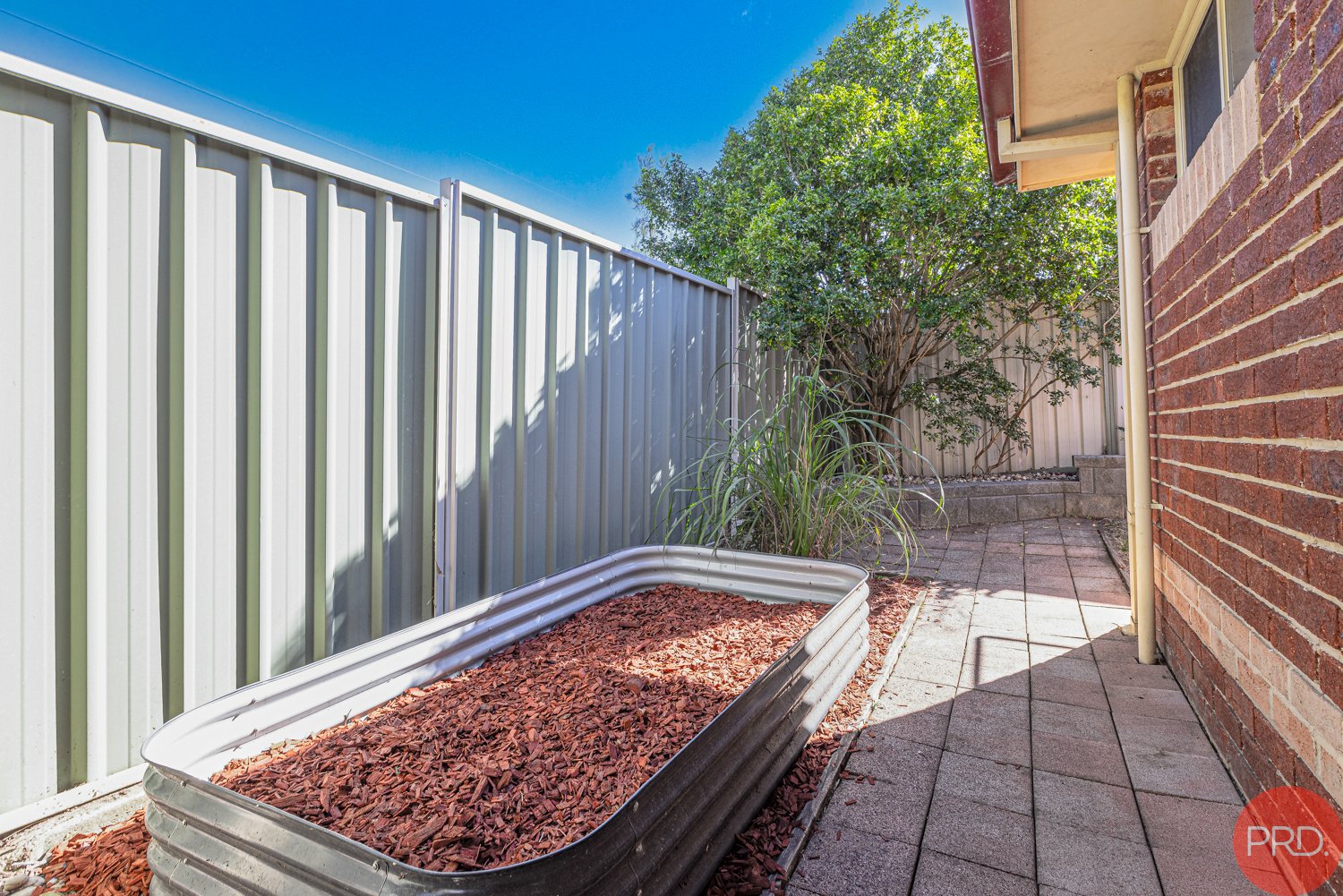 2/11 Proserpine Close ASHTONFIELD 30