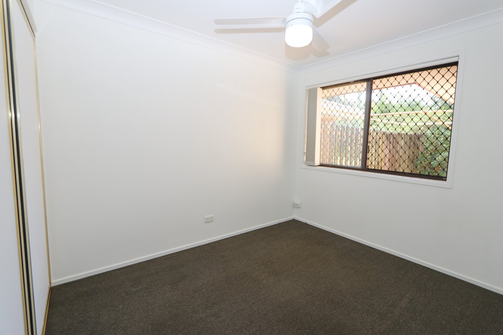 2/11 Raftery Street ASHMORE 10