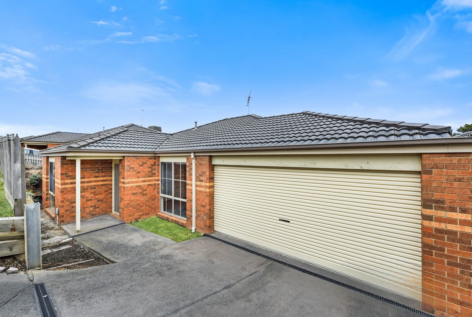 Photos: 2/11 Renlik Court