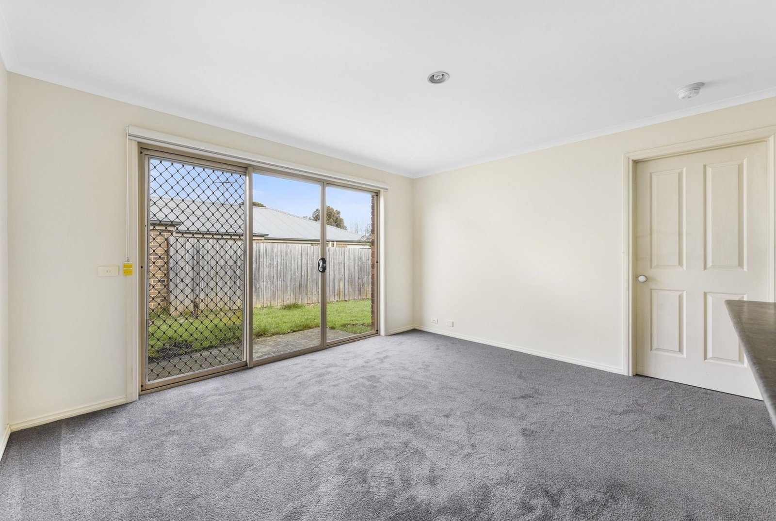 Gallery: 2/11 Renlik Court