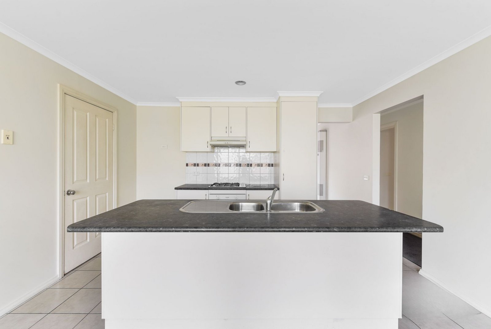Gallery: 2/11 Renlik Court
