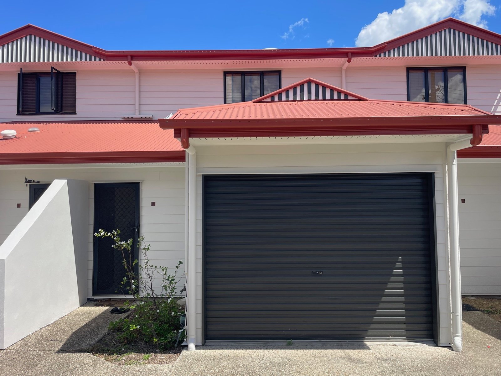 2/11 Renwick Street ALBION 1