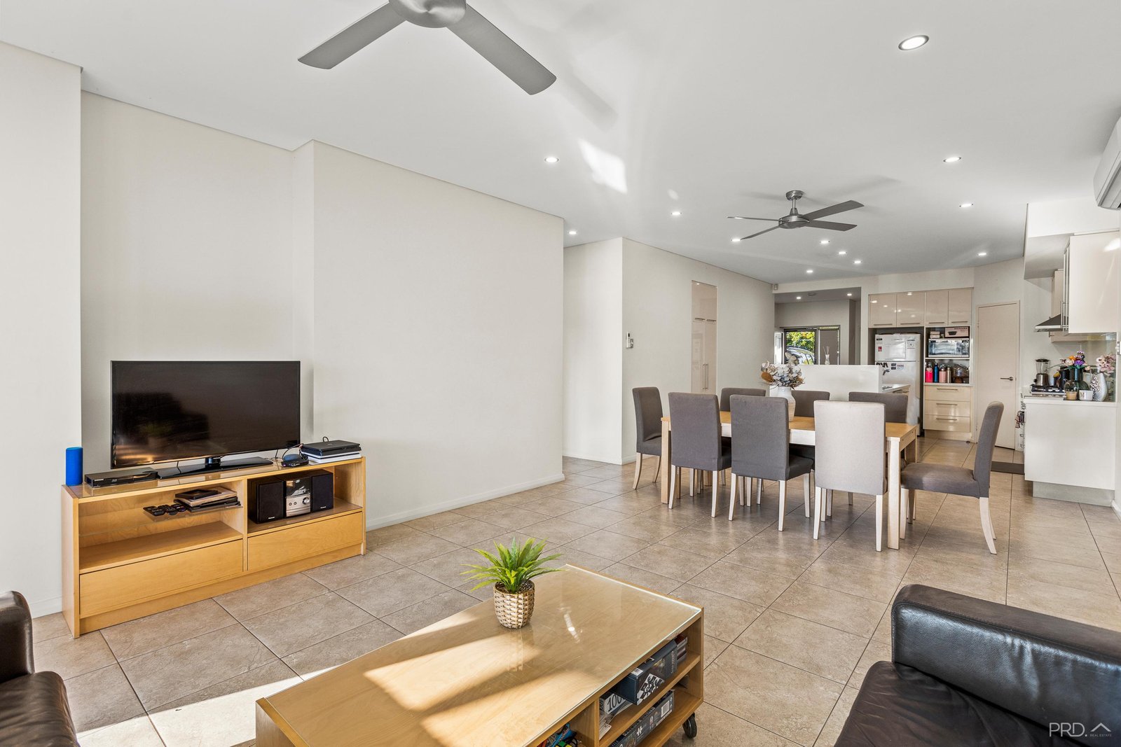 2/11 Sanctuary Road CABLE BEACH 4