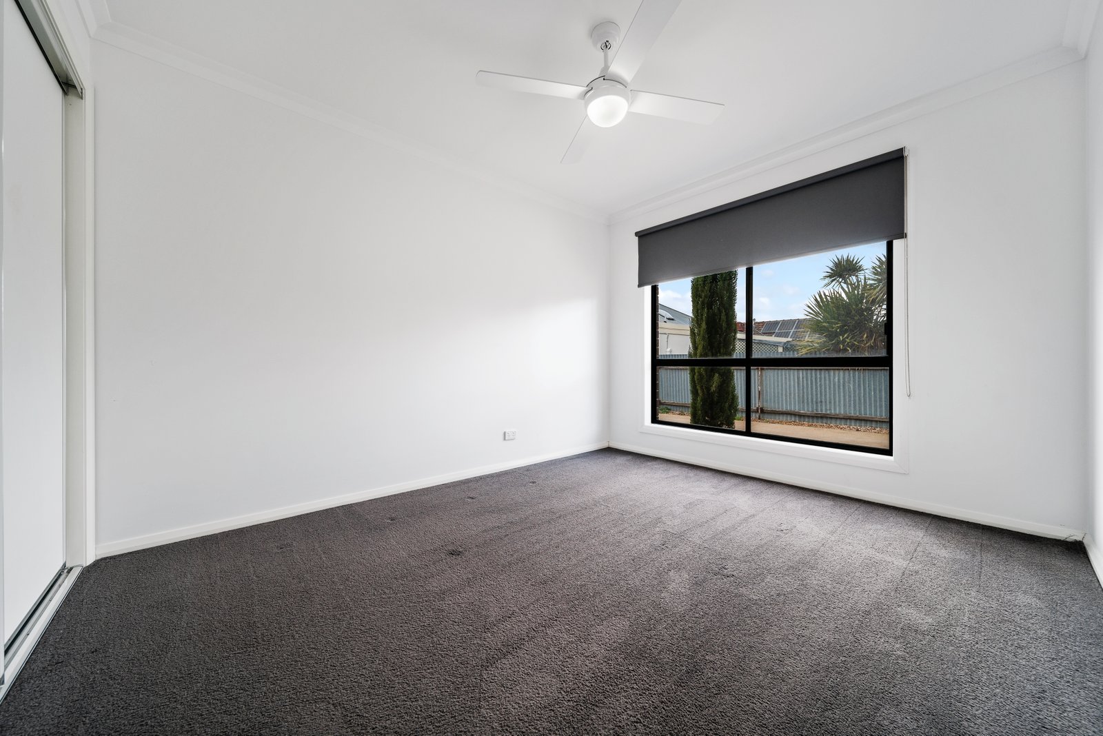 2/11 Semmens Street LONG GULLY 6