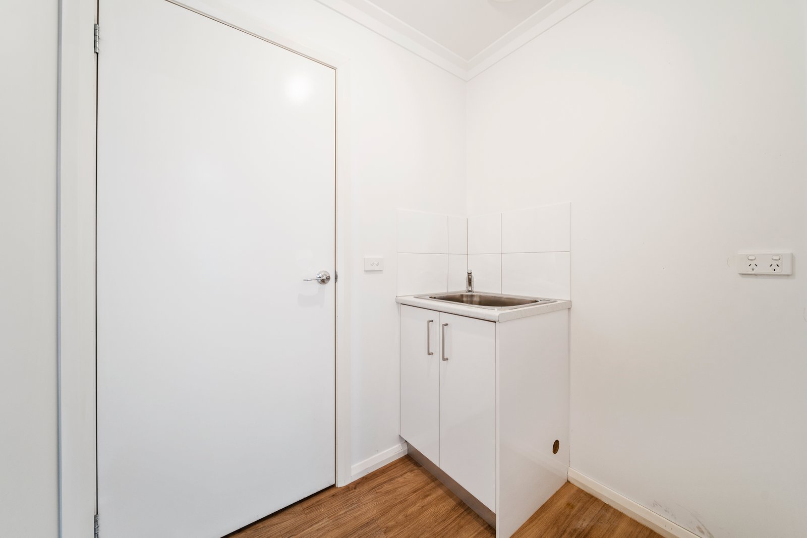 2/11 Semmens Street LONG GULLY 8