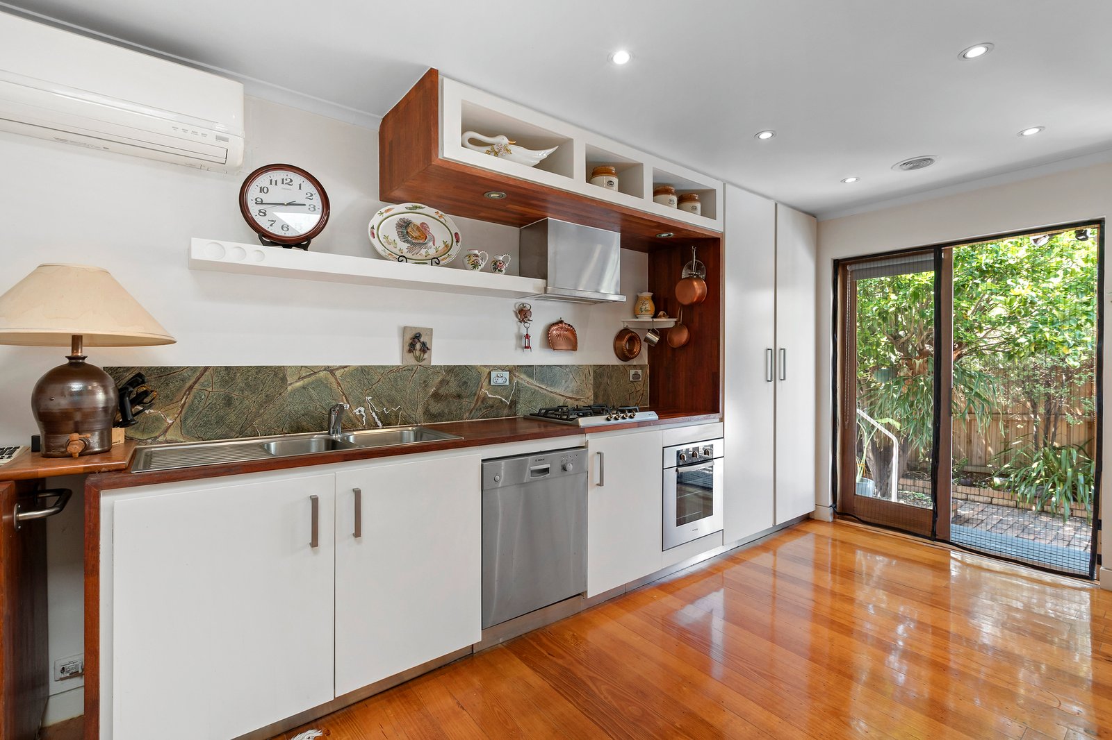 Gallery: 2/11 Sherwood Avenue