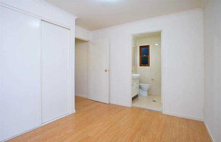 2/11 Wallace Street MOOROOKA 5