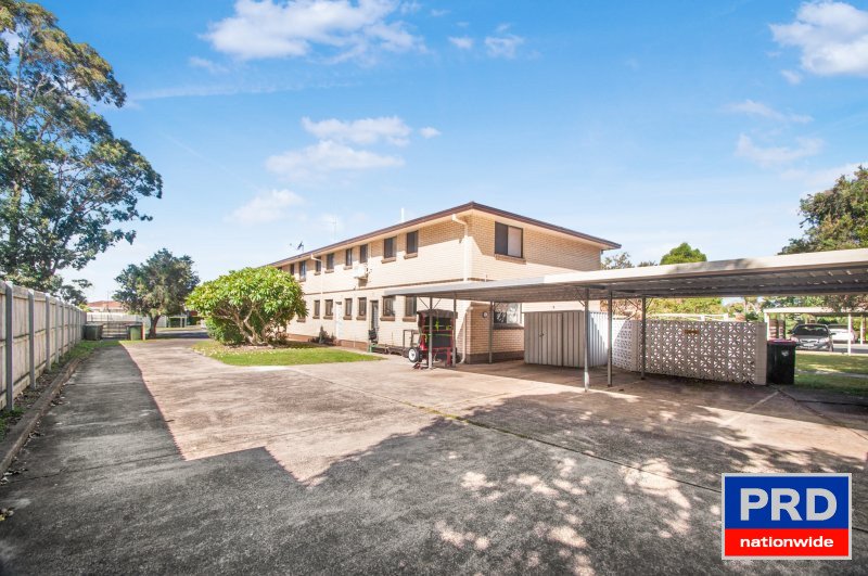 2/11 Windle St  LAKE ILLAWARRA 7