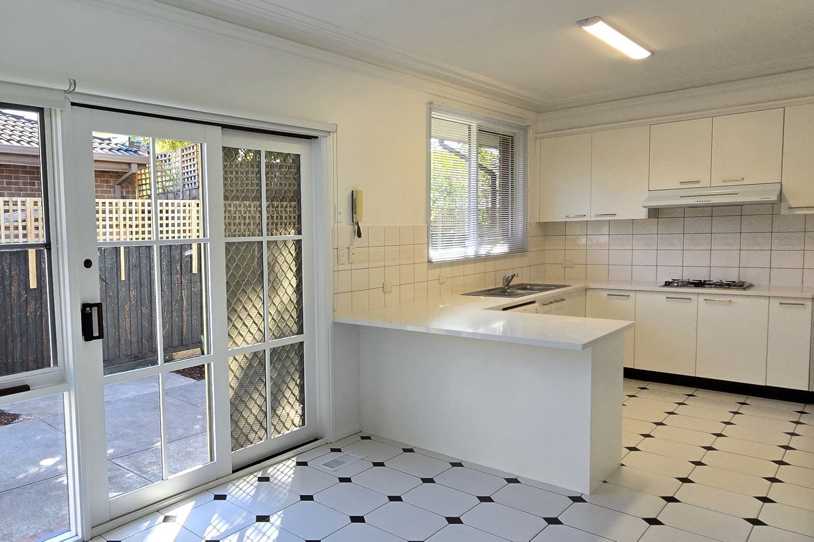 Real Estate and Property in 2/11 Woodville Avenue, Glen Huntly, VIC