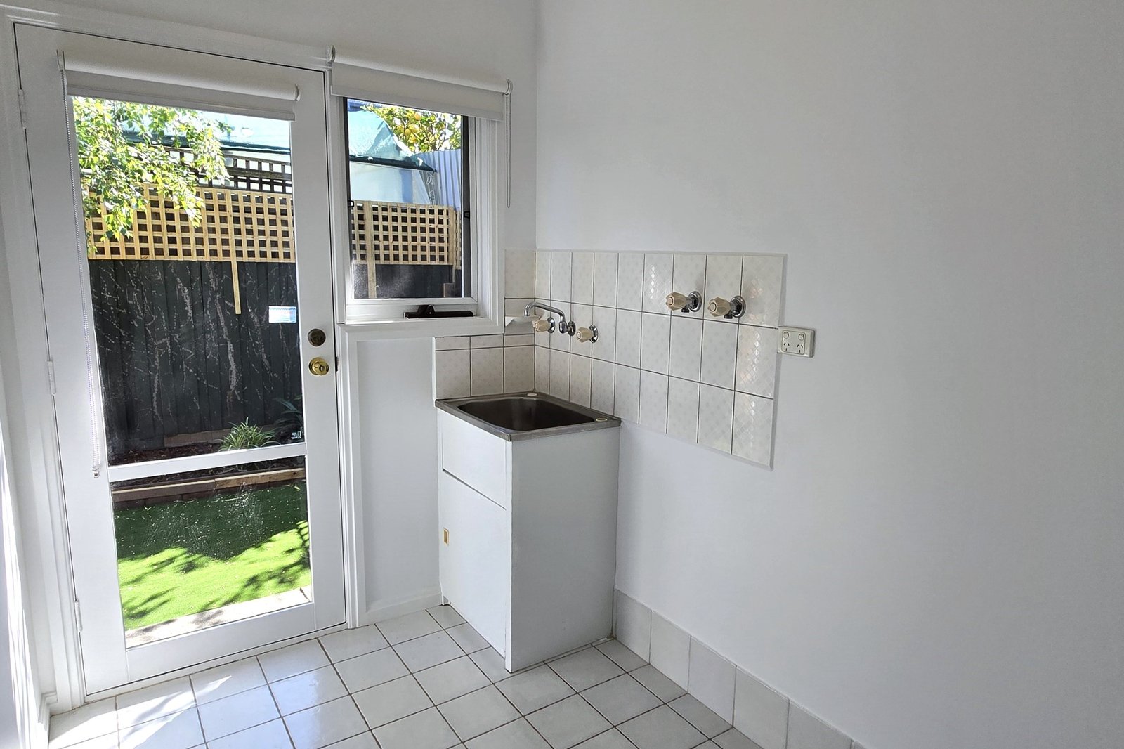 Real Estate and Property in 2/11 Woodville Avenue, Glen Huntly, VIC