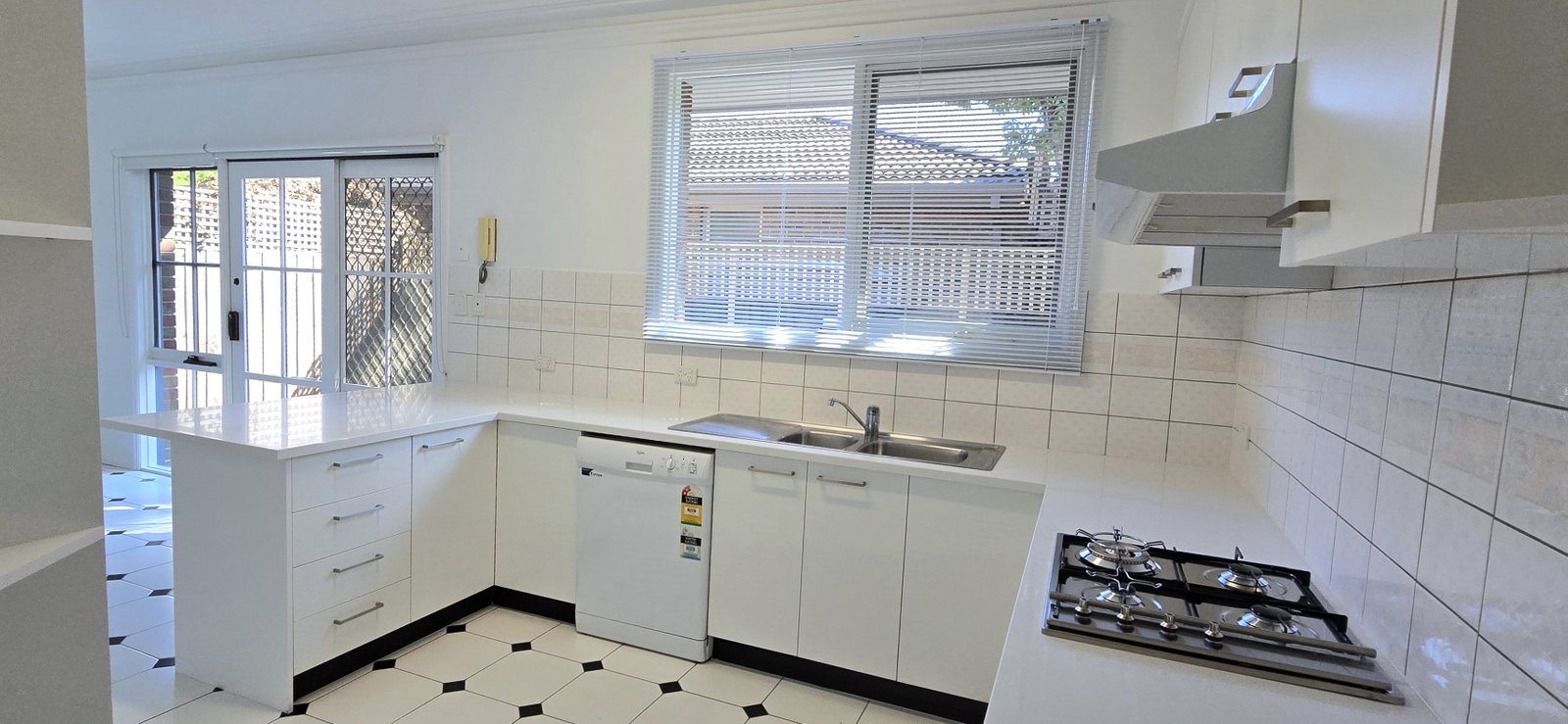 Real Estate and Property in 2/11 Woodville Avenue, Glen Huntly, VIC