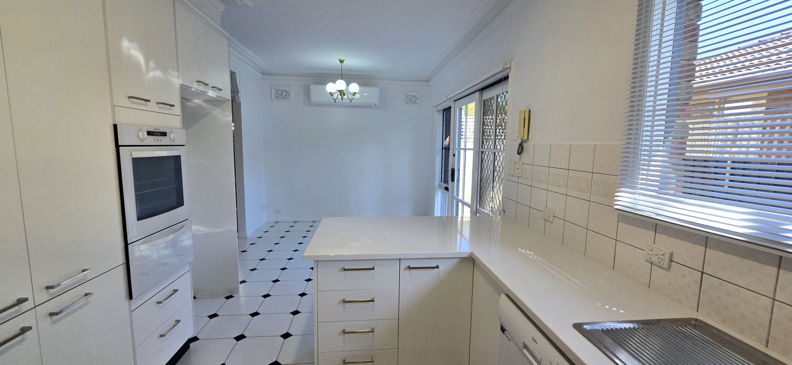 Real Estate and Property in 2/11 Woodville Avenue, Glen Huntly, VIC