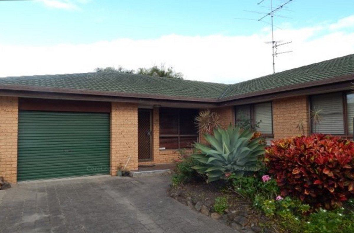 2/110 Christine Avenue Burleigh Heads 1