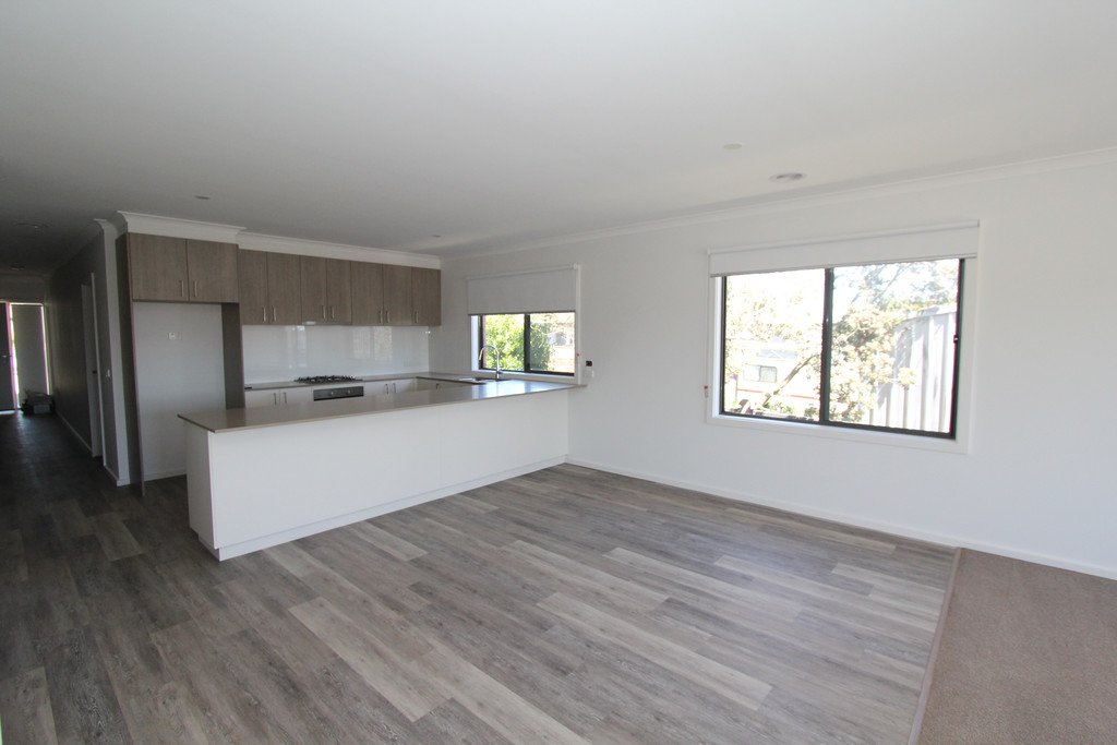2/1106A Gregory Street LAKE WENDOUREE 4