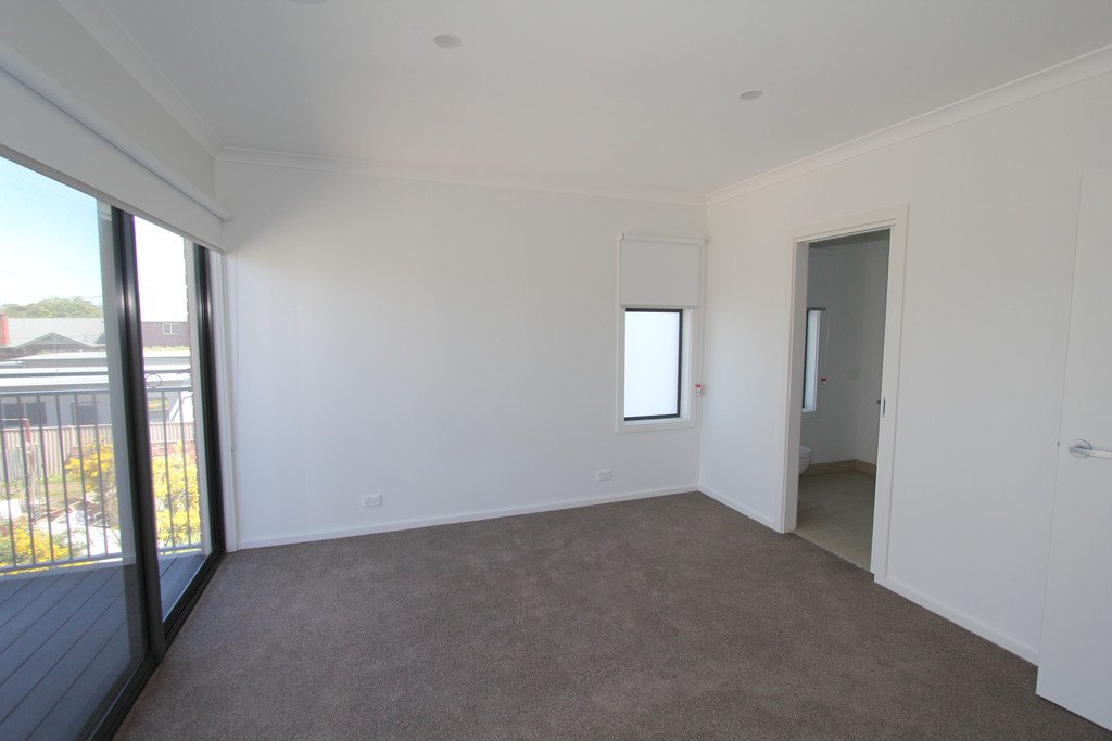 2/1106A Gregory Street LAKE WENDOUREE 10