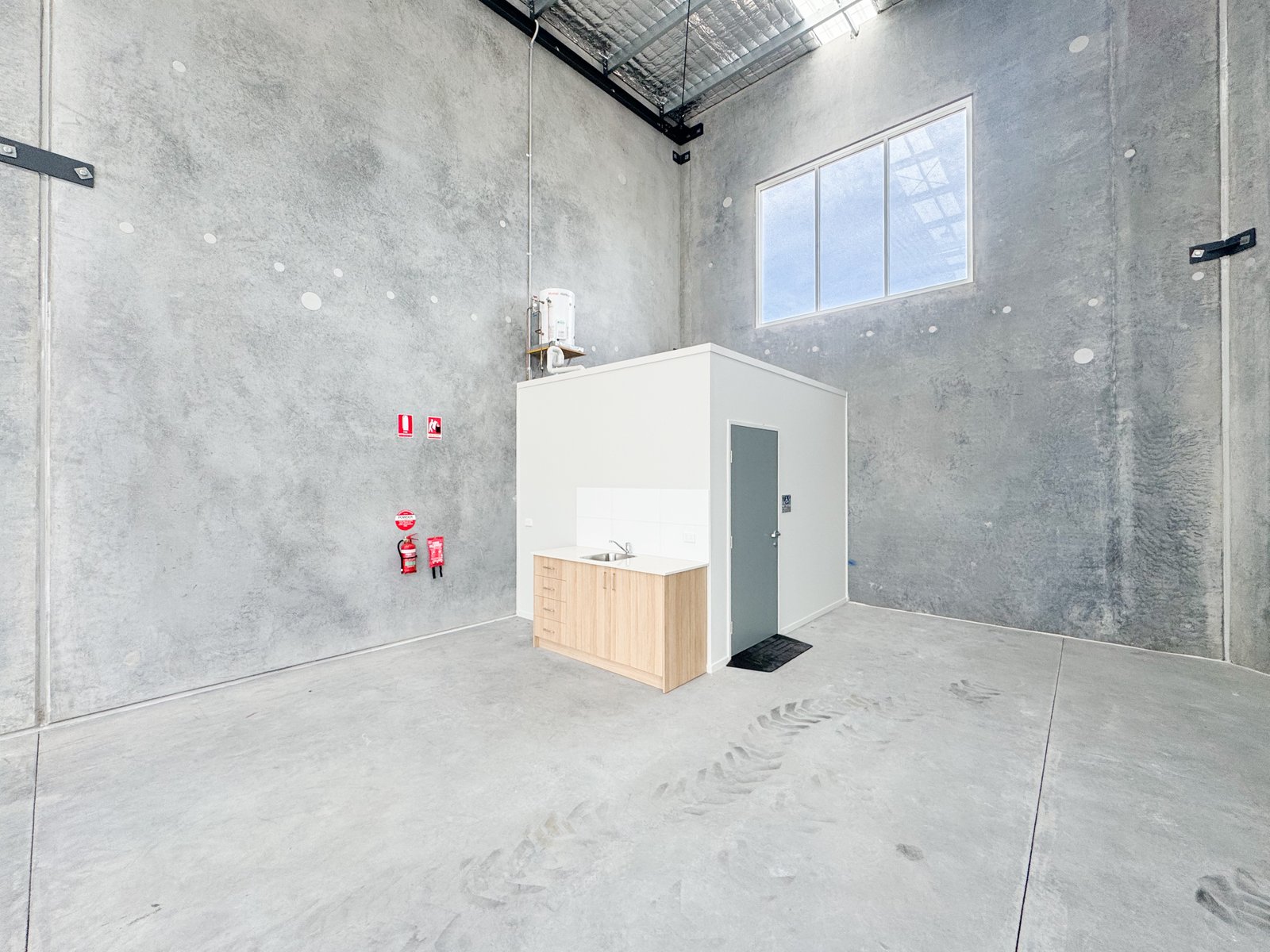 21/11 Bluewater Close TAYLORS BEACH 8