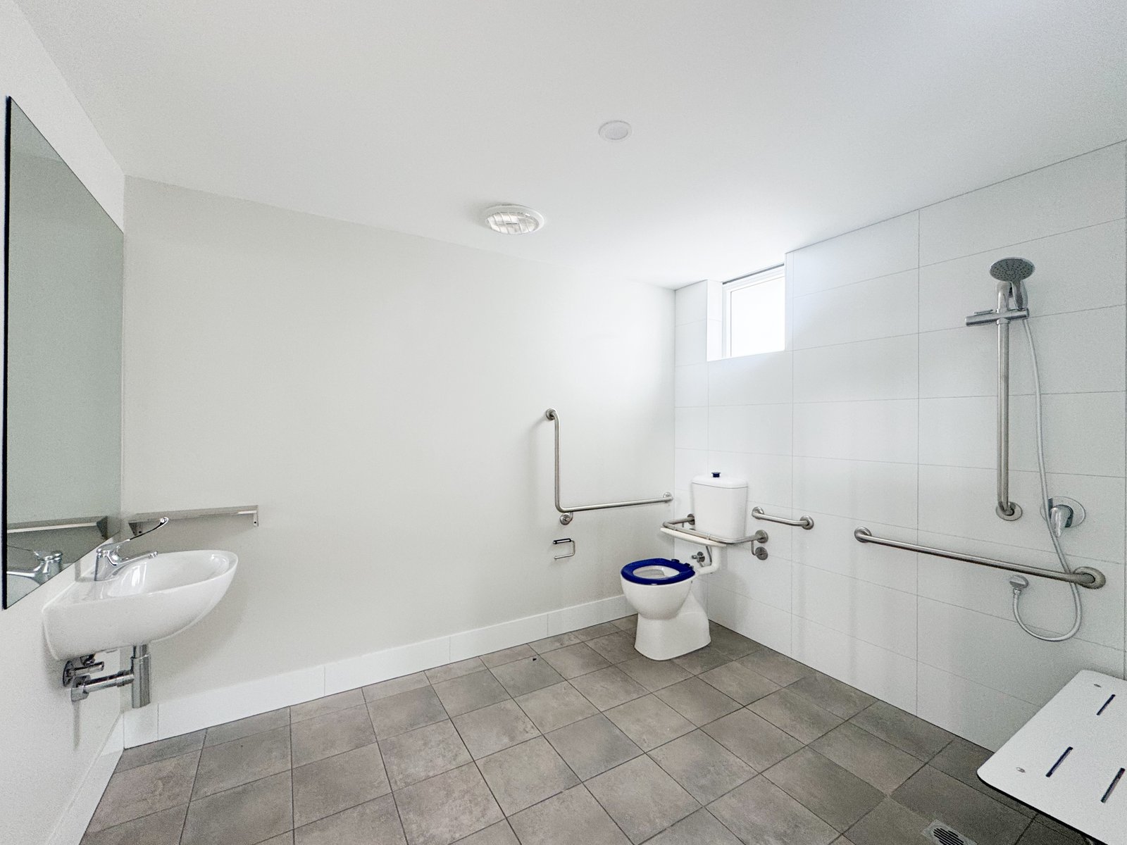 21/11 Bluewater Close TAYLORS BEACH 9