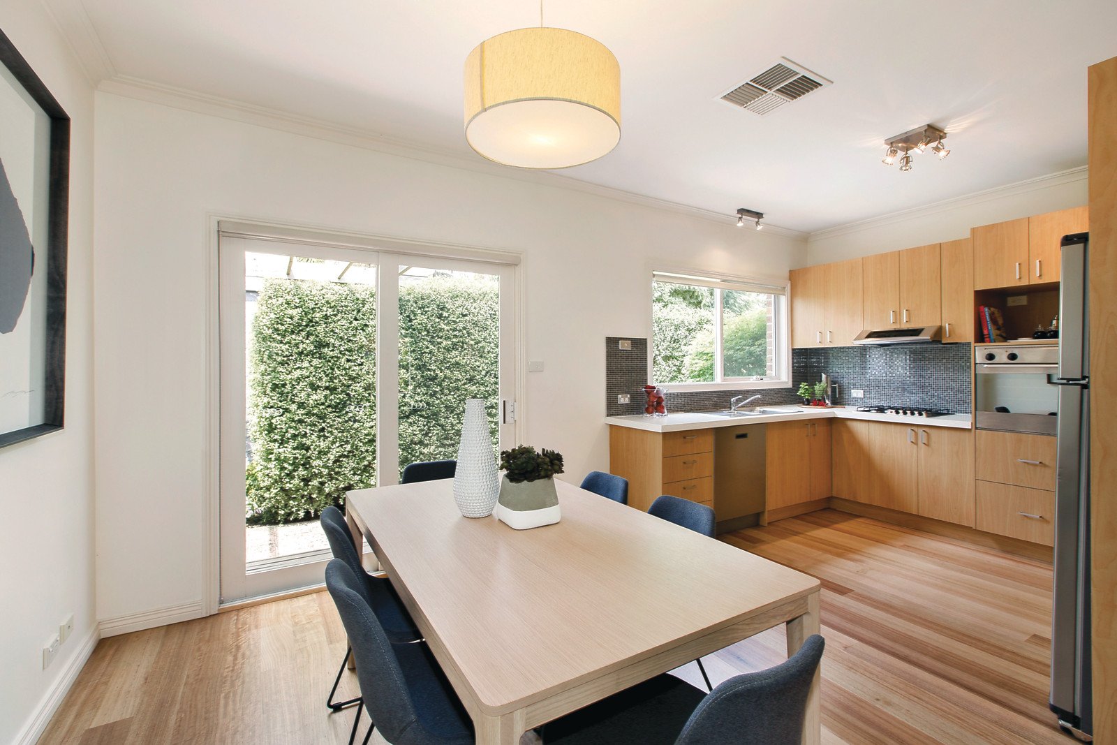 2/111 Strabane Avenue, Balwyn, VIC