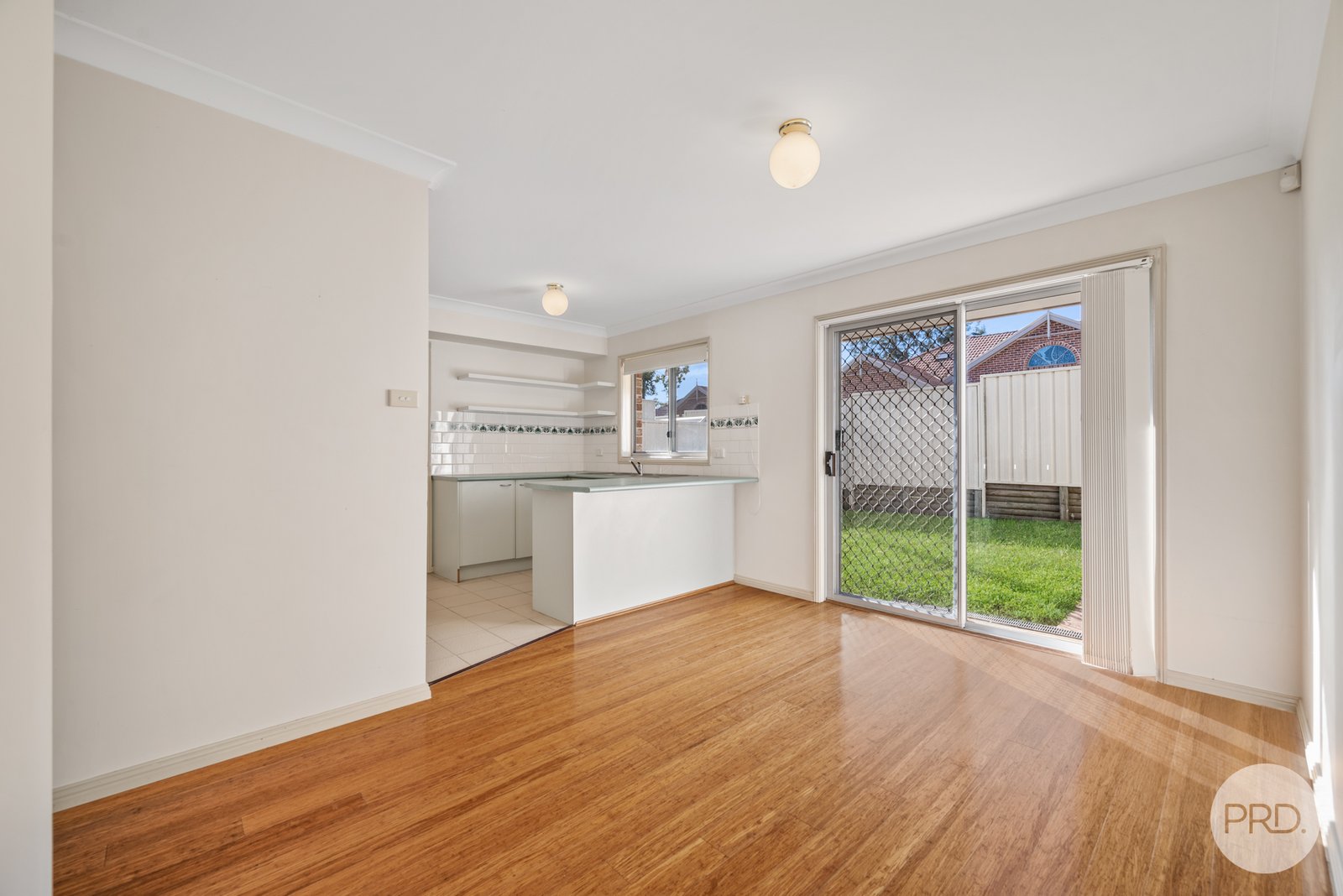 21/113 The Lakes Drive GLENMORE PARK 6