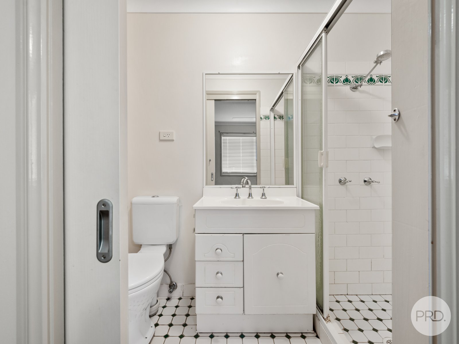 21/113 The Lakes Drive GLENMORE PARK 8
