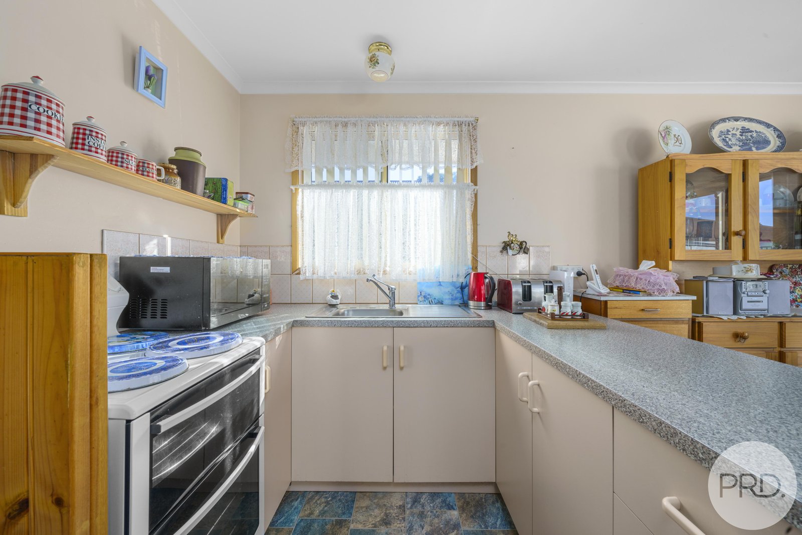 2/112 Albert Road MOONAH 3