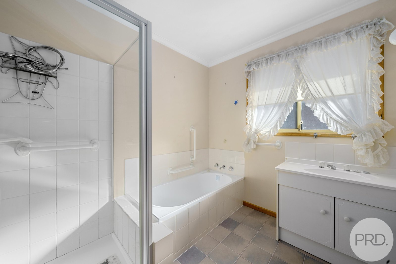 2/112 Albert Road MOONAH 13