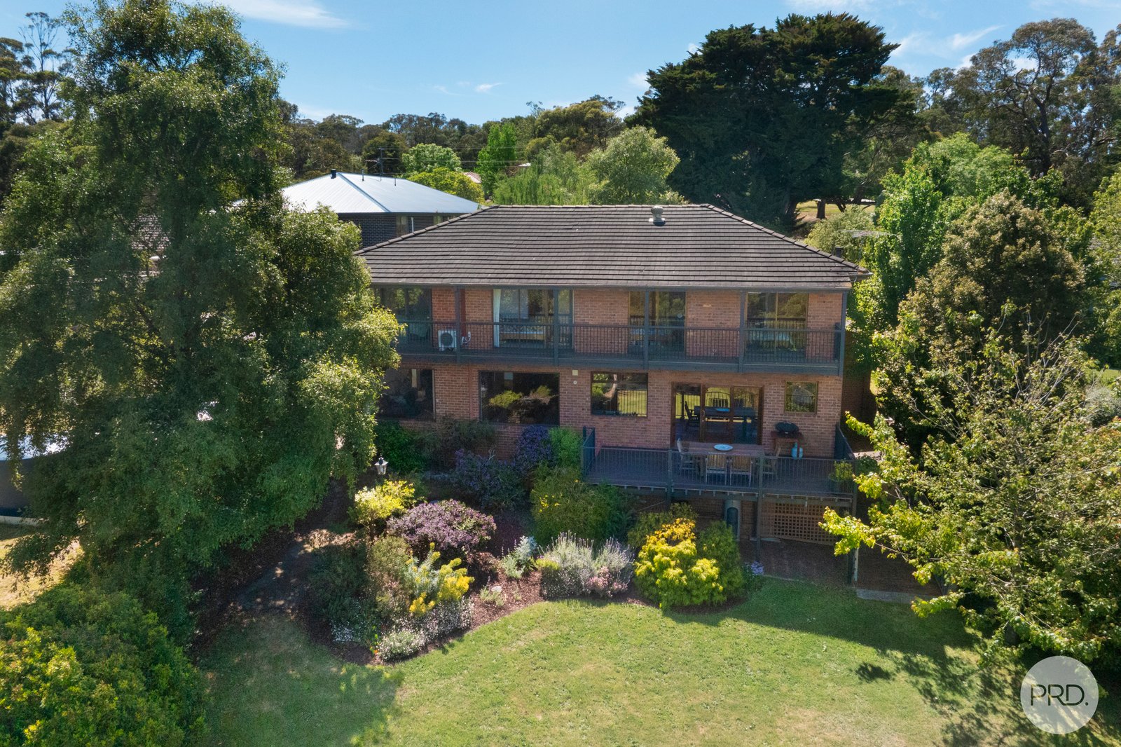 2112 Geelong Road MOUNT HELEN 1