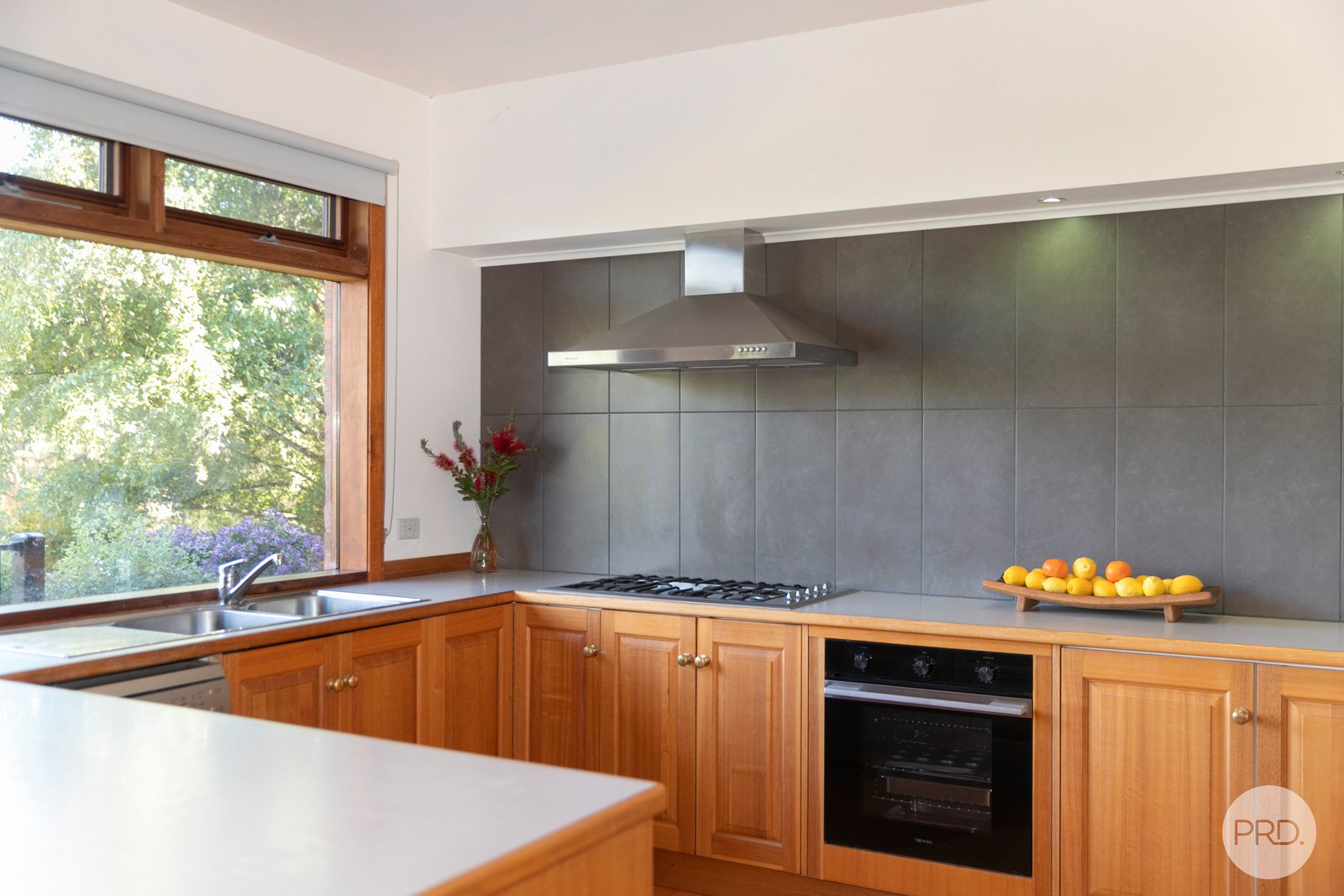 2112 Geelong Road MOUNT HELEN 9