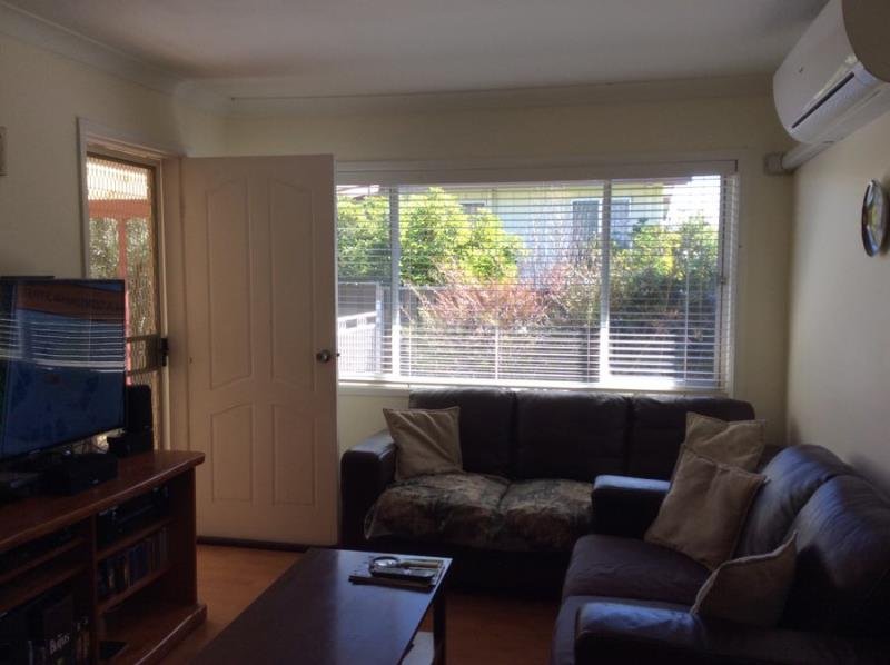 2/112 Robert Street TAMWORTH 5