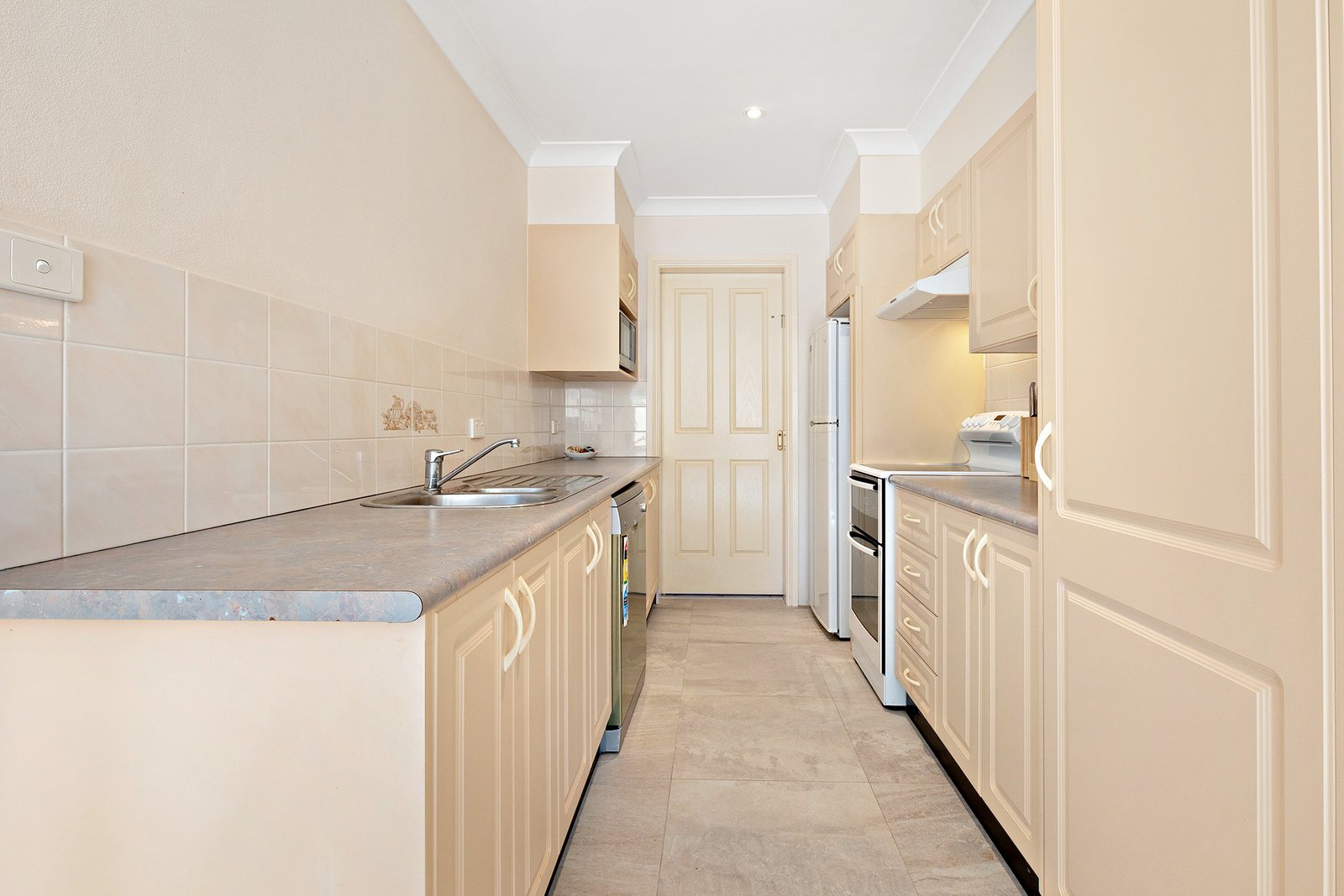 2/112 Rocky Point Road FINGAL BAY 5