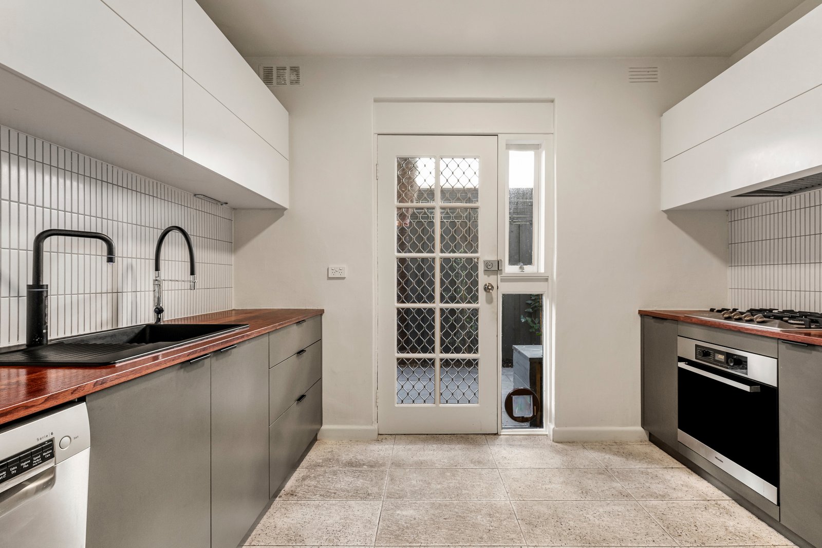 Gallery: 2/112 Tennyson Street