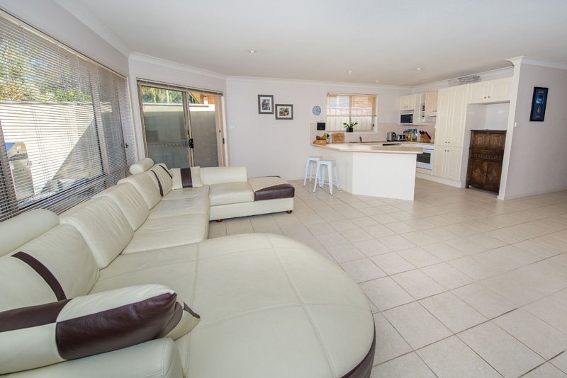 2/113 Government Road SHOAL BAY 3