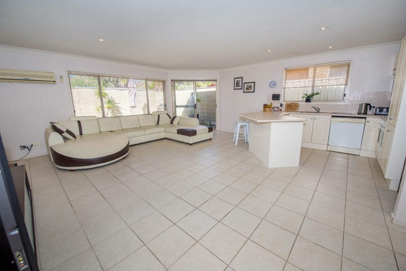 2/113 Government Road SHOAL BAY 4