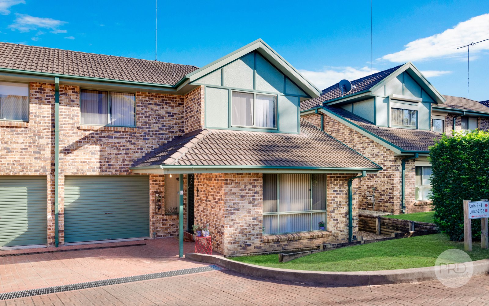 2/113 The Lakes Drive GLENMORE PARK 1