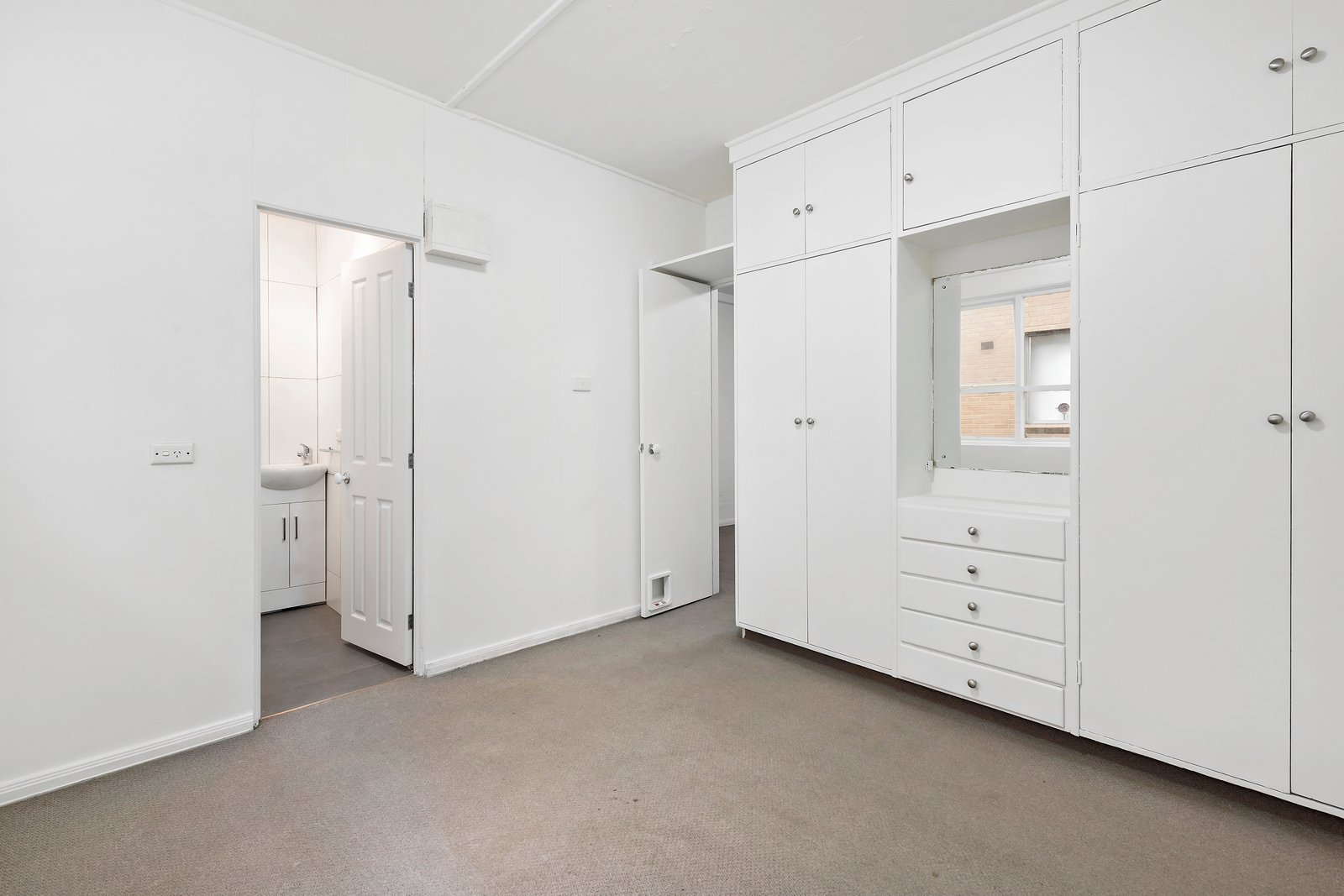 Gallery: 211/363 Beaconsfield Parade