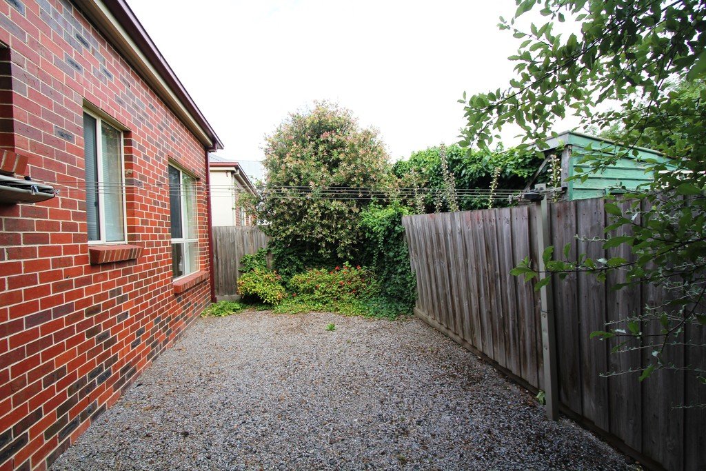2/114 Drummond Street South BALLARAT CENTRAL 19
