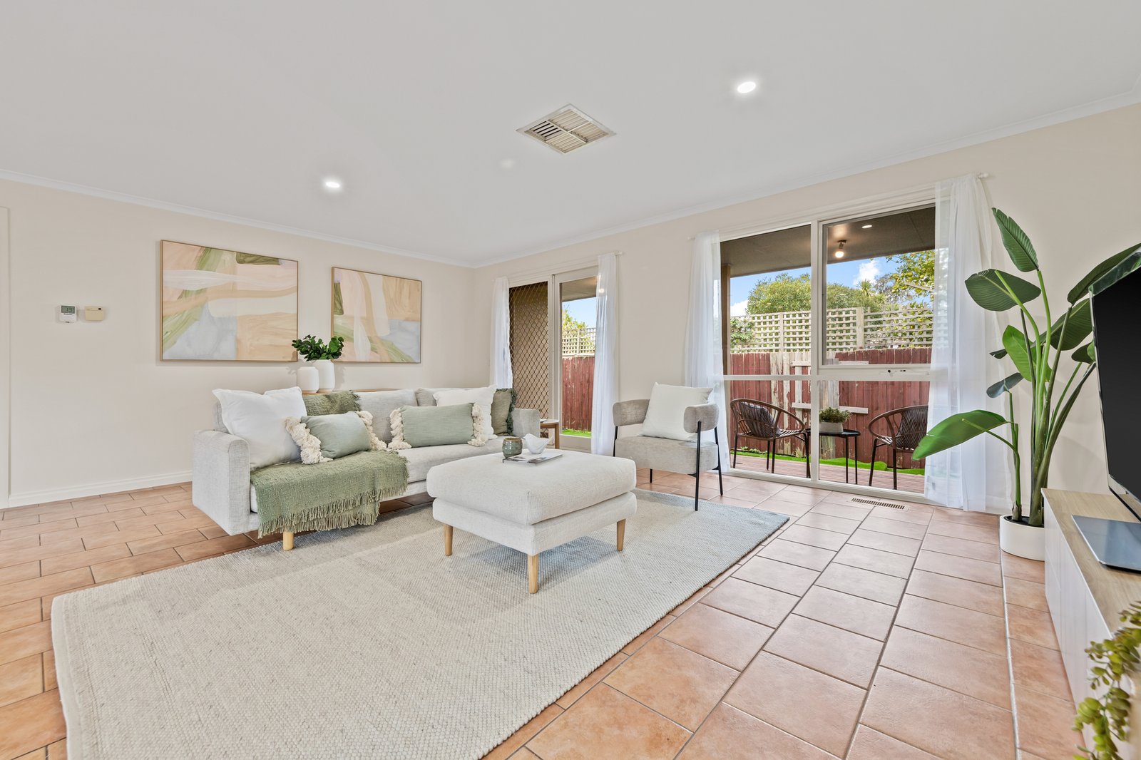 Gallery: 2/115 Corrigan Road