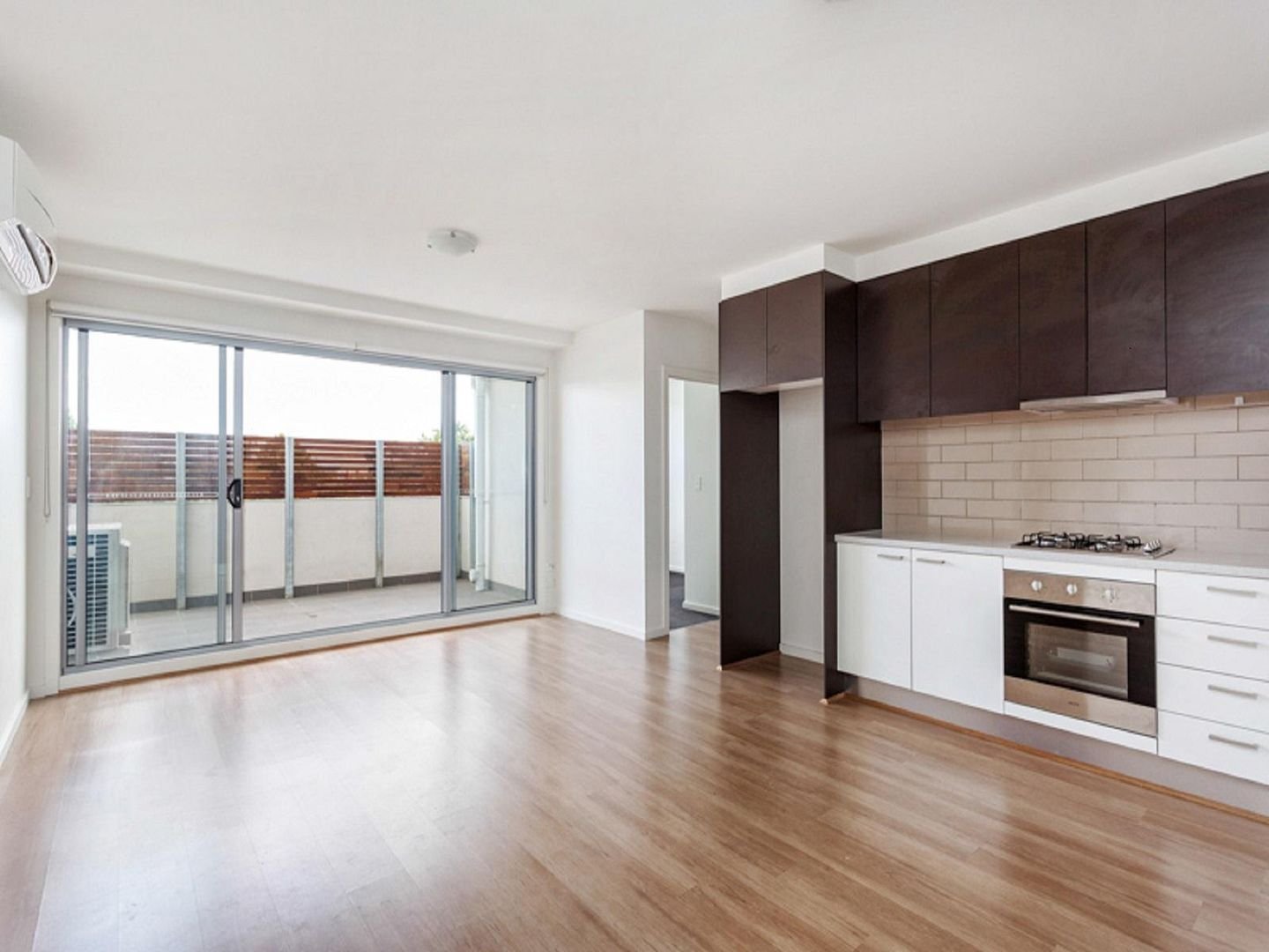 Gallery: 21/155 Gordon Street