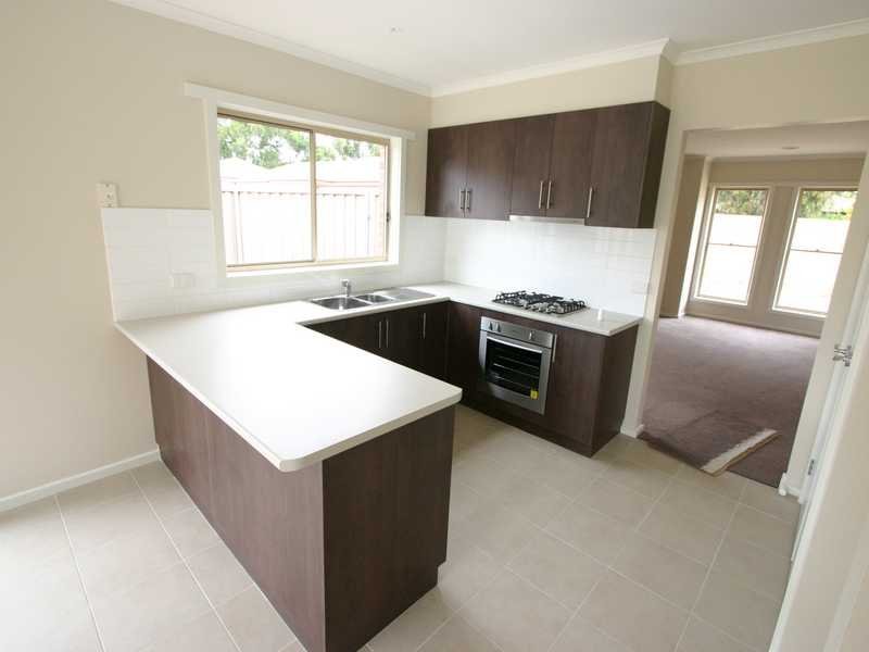 2/115A Mansfield Avenue MOUNT CLEAR 3