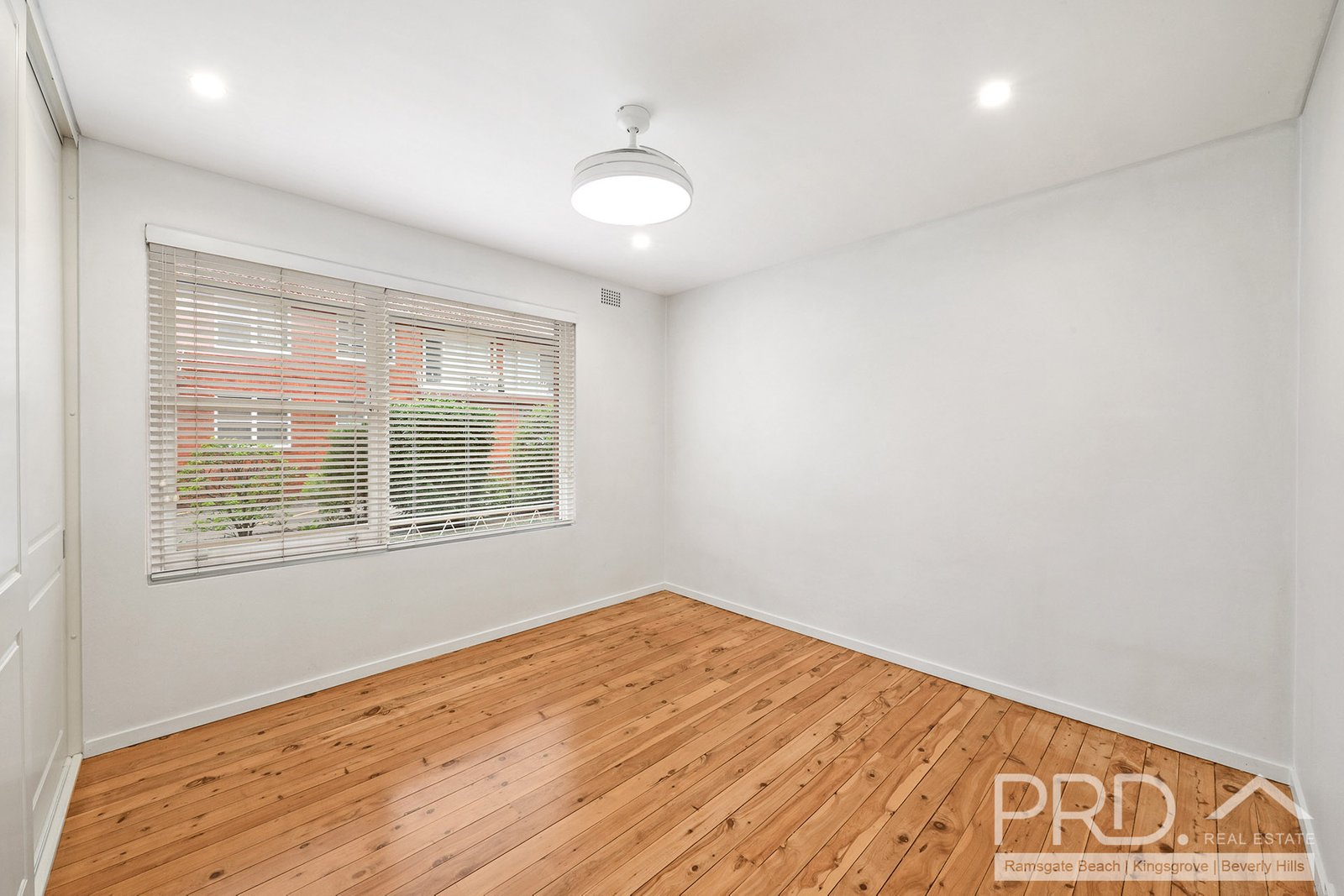 2/116-118 Chuter Avenue RAMSGATE BEACH 4