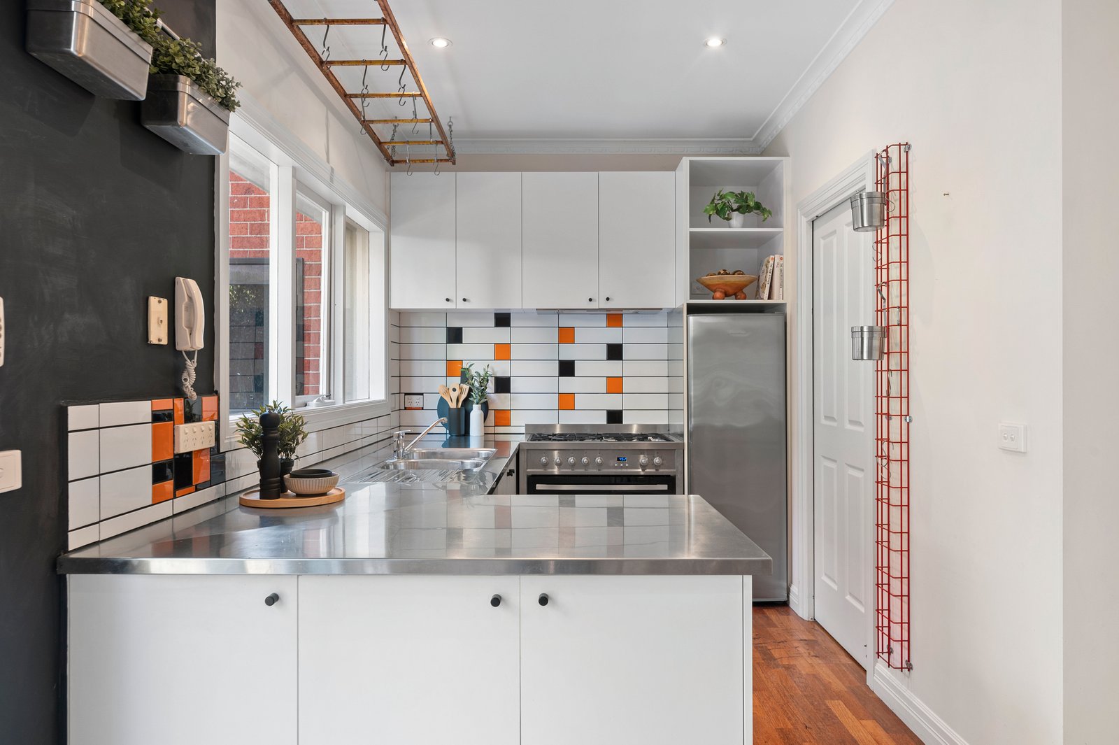 Gallery: 2/1172-1174 Dandenong Road
