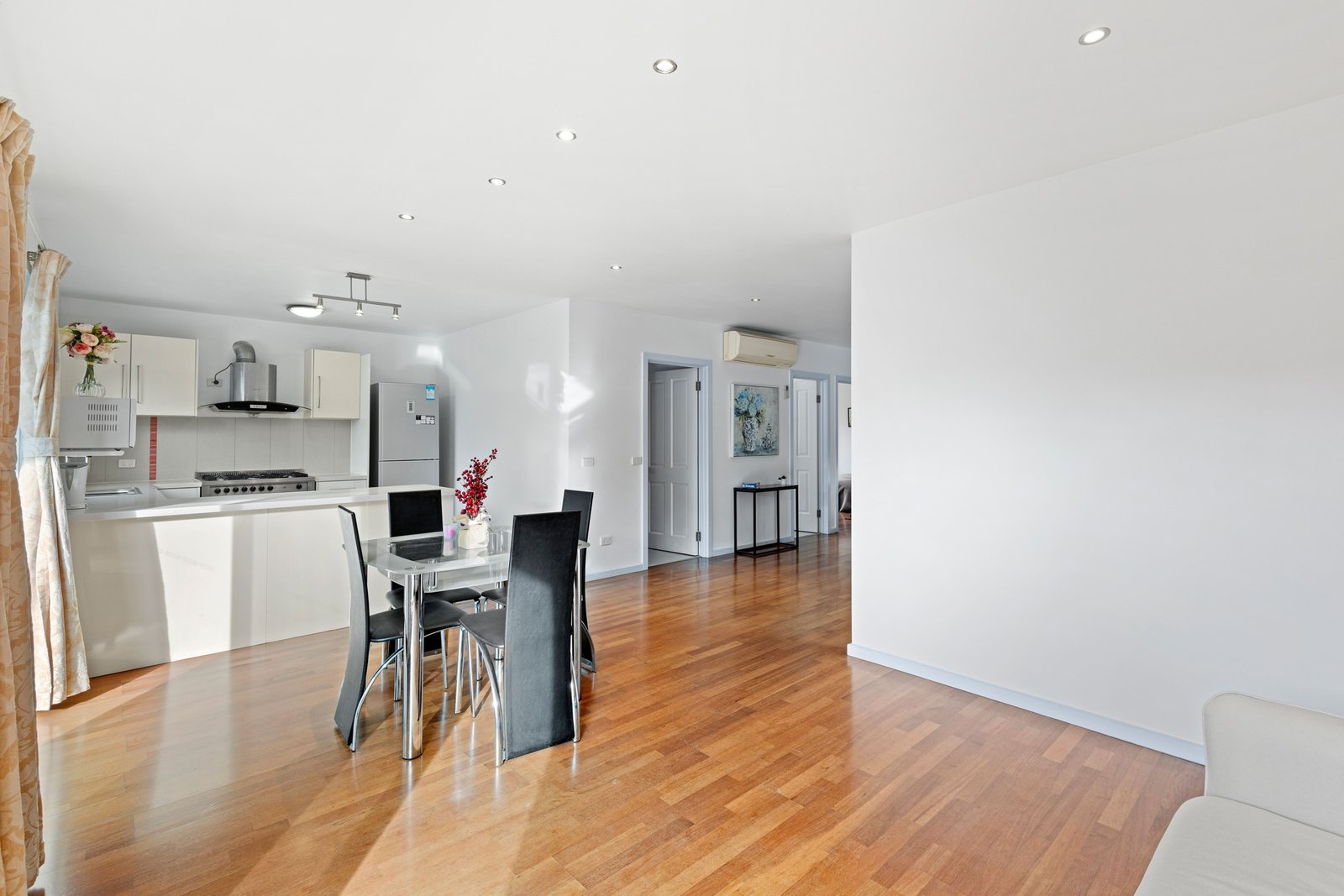 Gallery: 2/118 Elgar Road