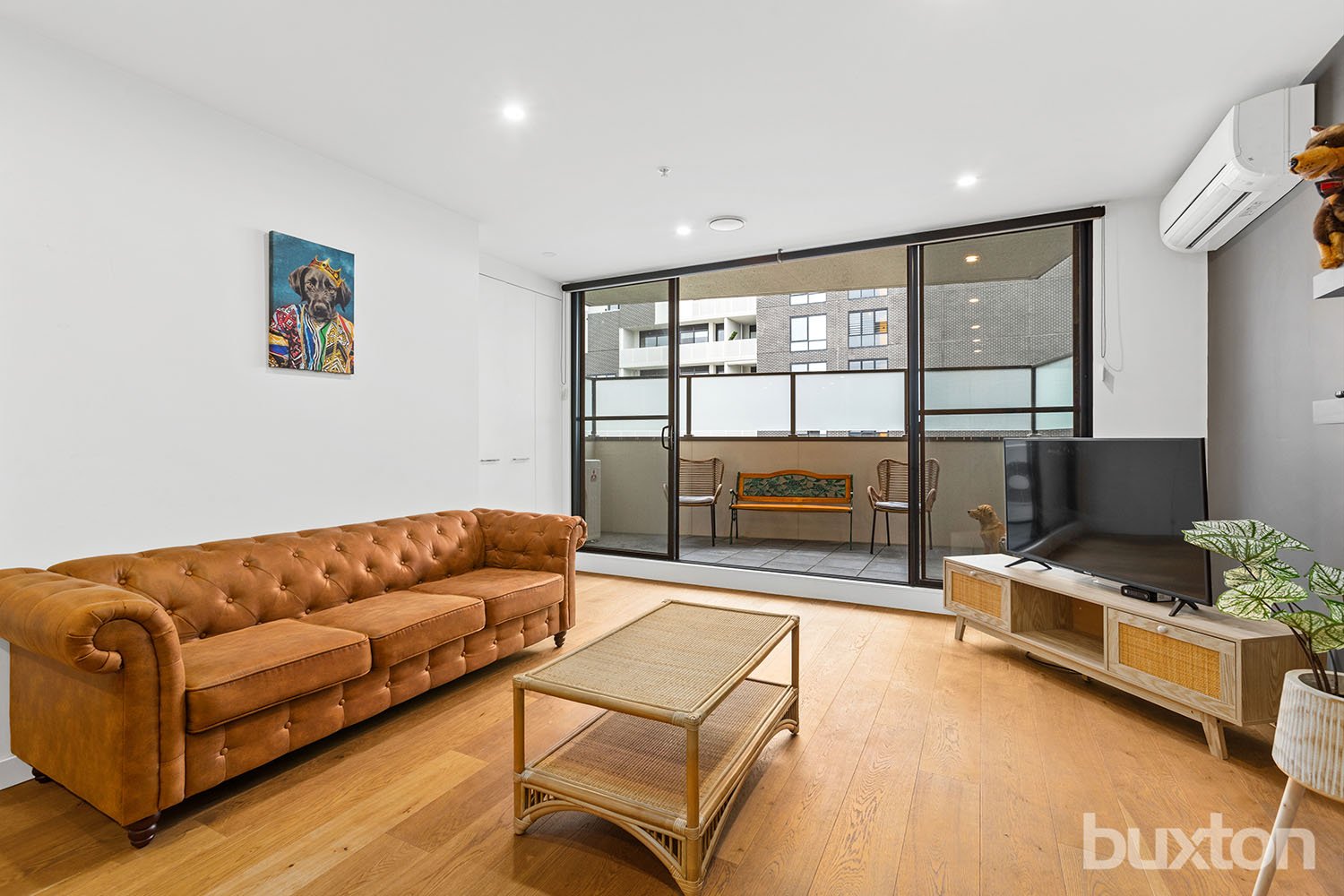 Gallery: 211/81 Warrigal Road