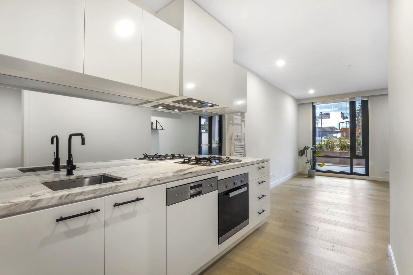 Gallery: 2118/864 Blackburn Road