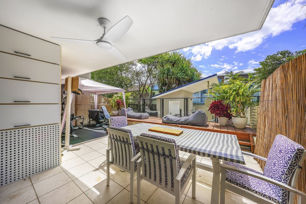 2/119 Sunshine Parade Miami 5